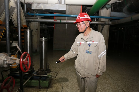 1704182922848026132.jpg 【球王会榜样】沙建永:以匠心守初心 用实干显担当 - 副本.jpg