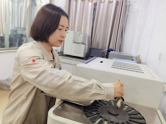 1706152195336083971.jpg 【球王会榜样】胡盼盼:柔肩担责 铿锵绽放 - 副本.jpg