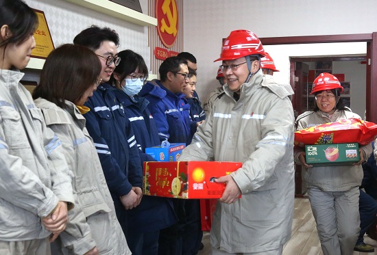 1707285602381087719.jpg 张家口热电公司新春慰问2.jpg