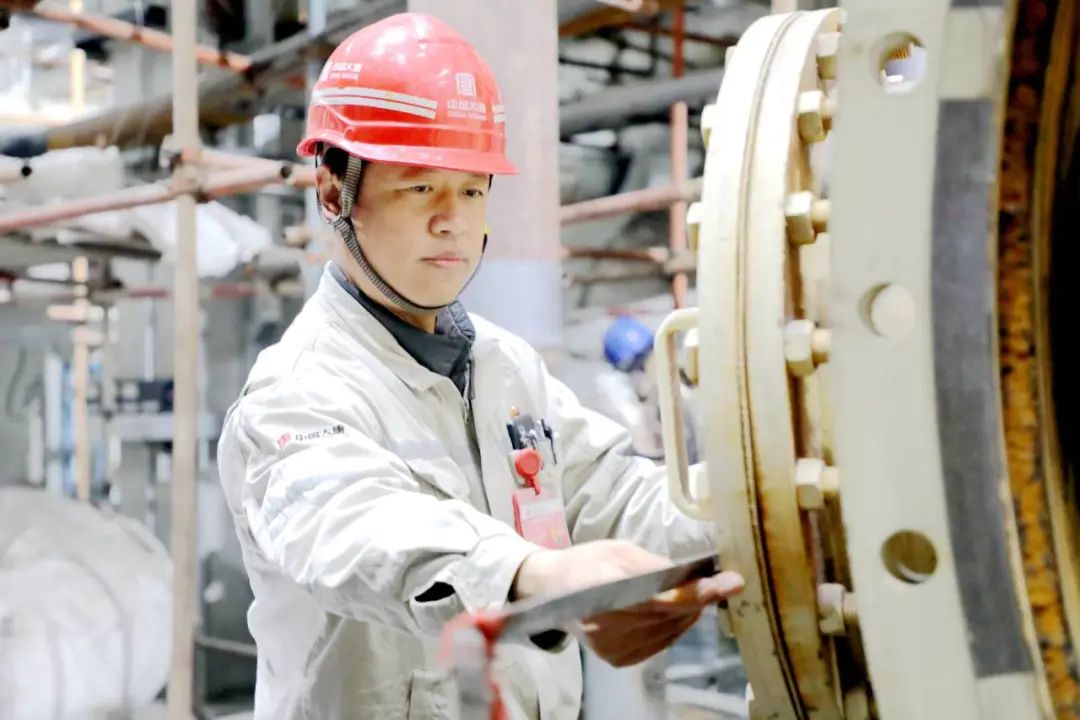 1708496353712050935.jpg 曹伟红.jpg