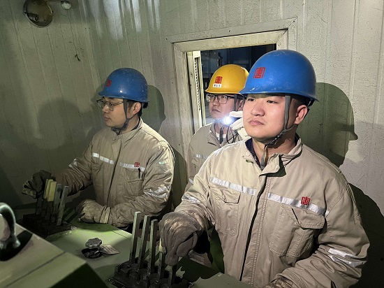 张电硬核战斗 - 副本.jpg