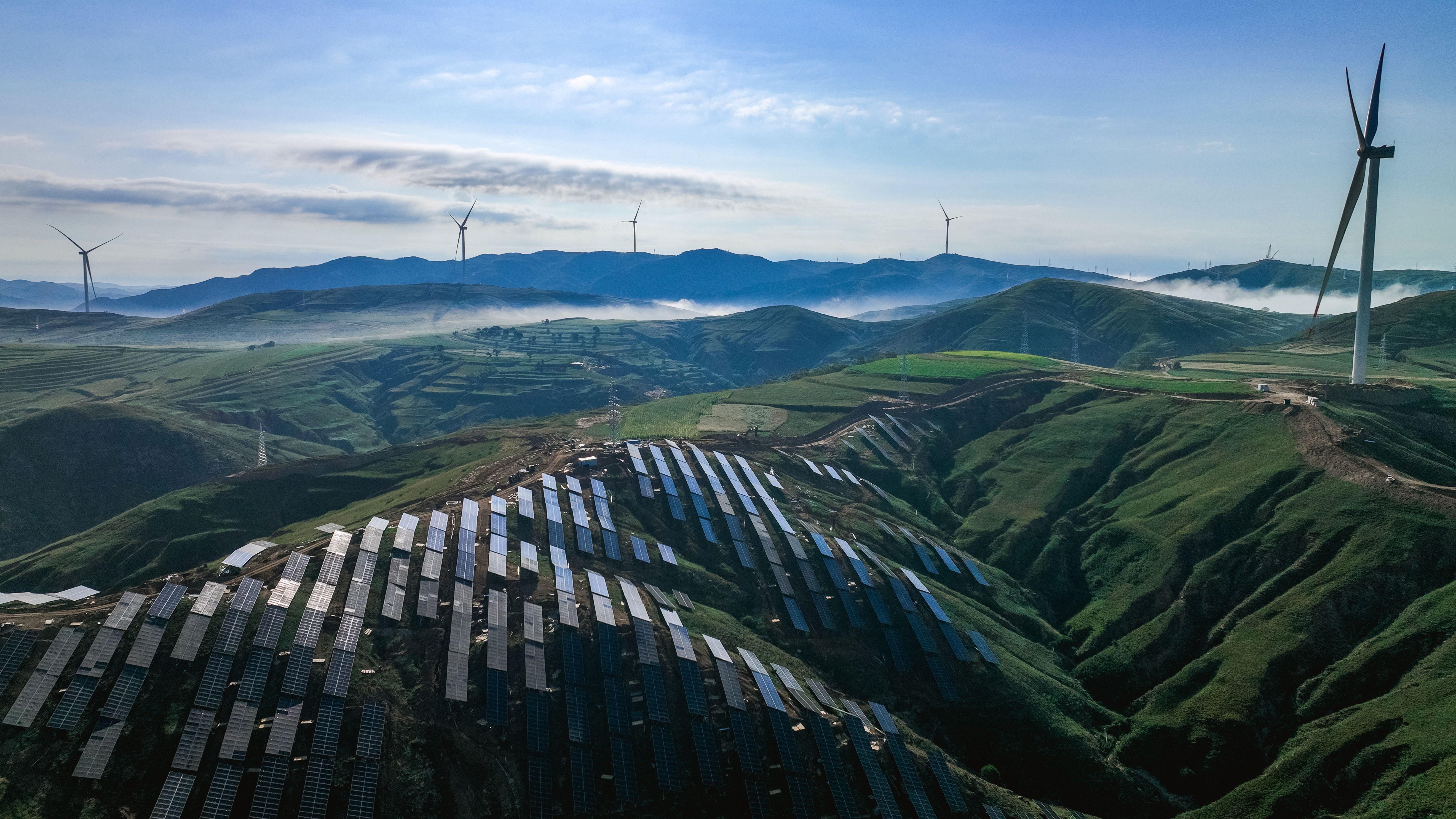 1717570174234003145.jpg 俯瞰托克托风光基地。朱森摄.jpg