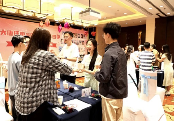 【幸福球王会】托克托发电公司：牵线搭桥 成就浪漫 (2).jpg