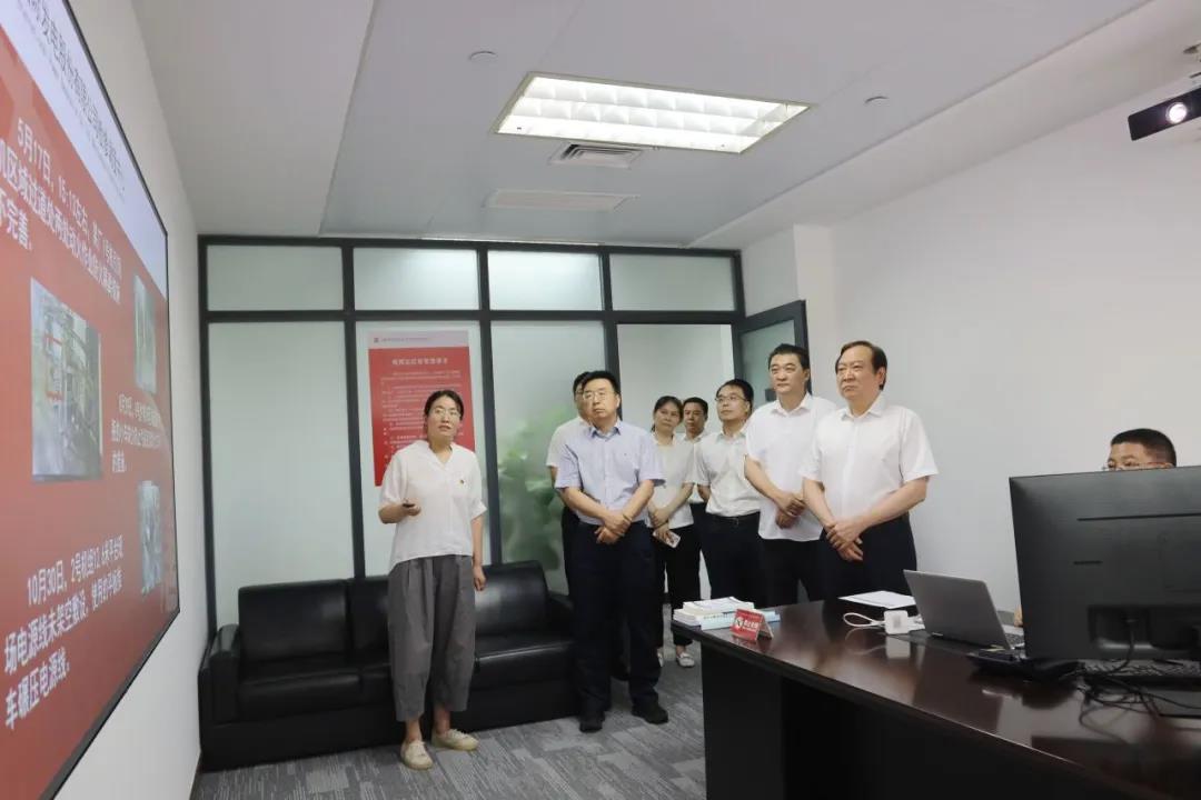 1720658699628055999.jpg 001.jpg