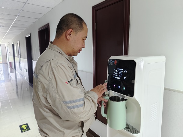 1726044450396058609.jpg 裴紫峰摄2.jpg