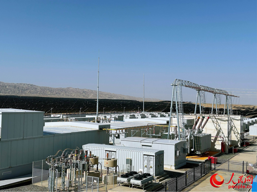 球王会玉章光伏汇集站。人民网记者 杨睿摄