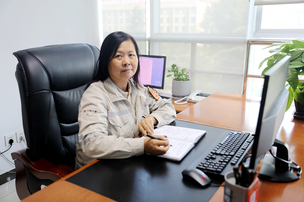 1.薛晓梅工作照（球王会韩城第二发电公司曹军科）.jpg