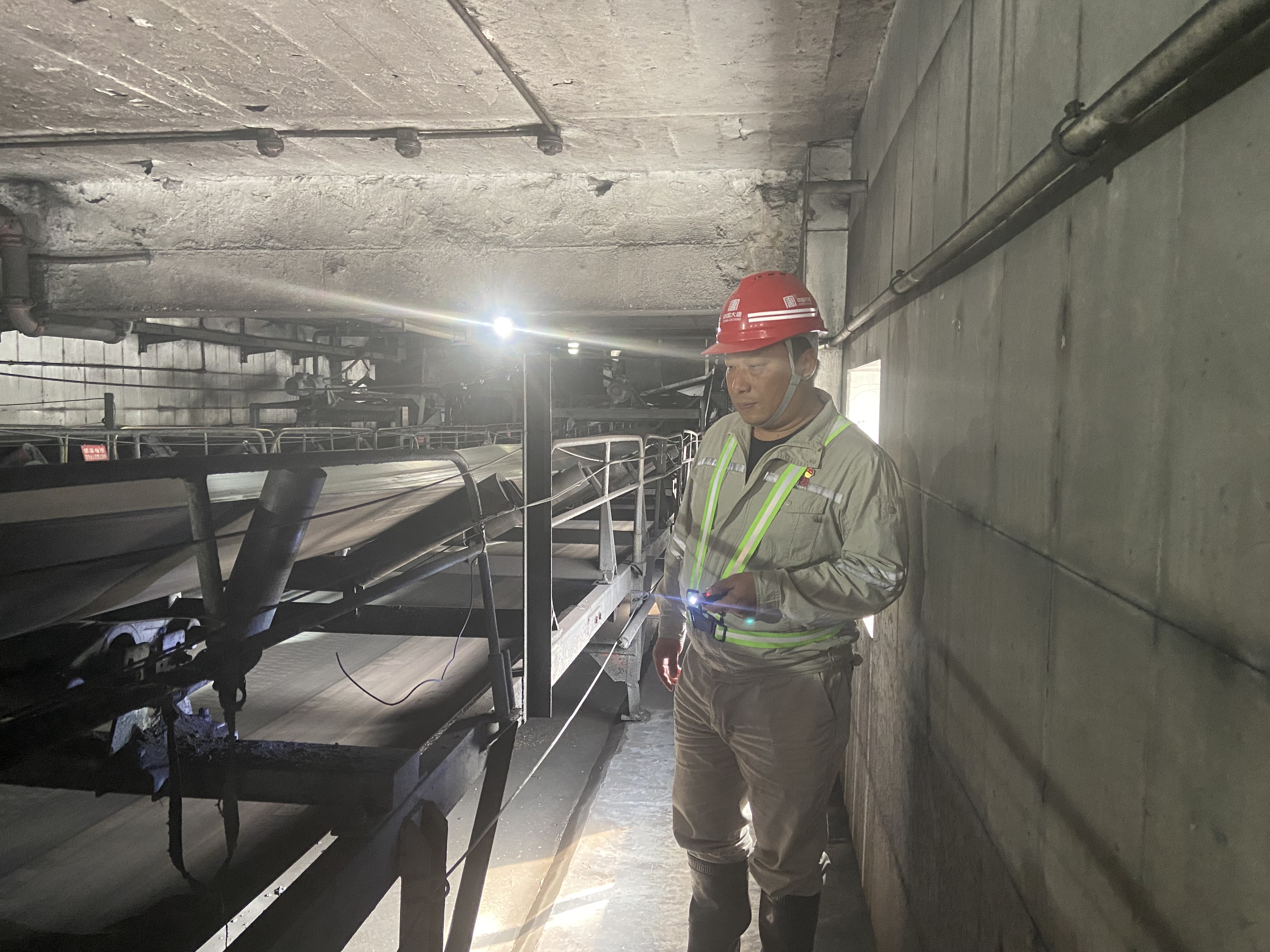 1716878160260062966.jpg 检查输煤系统设备,排查火灾隐患.jpg